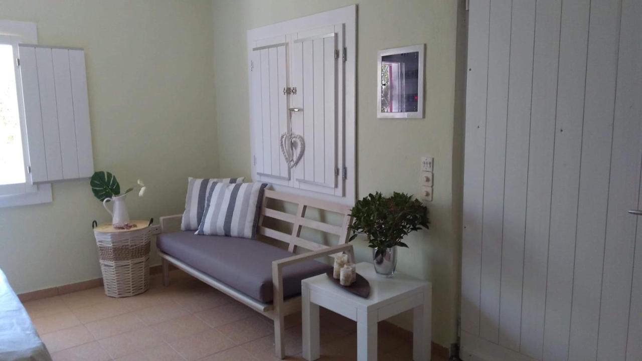 Olive Garden Guest House Kyparissia Exteriör bild